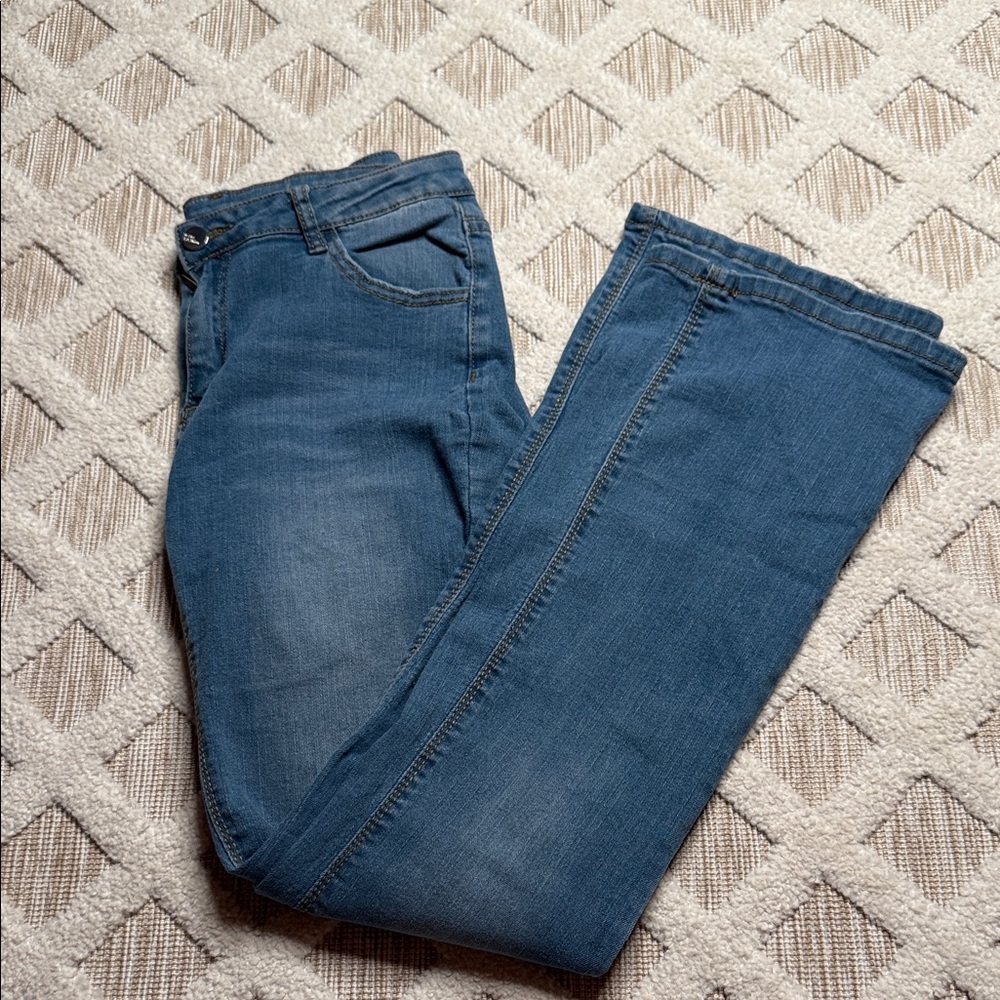THE MOST FLATTERING JEANS EVER